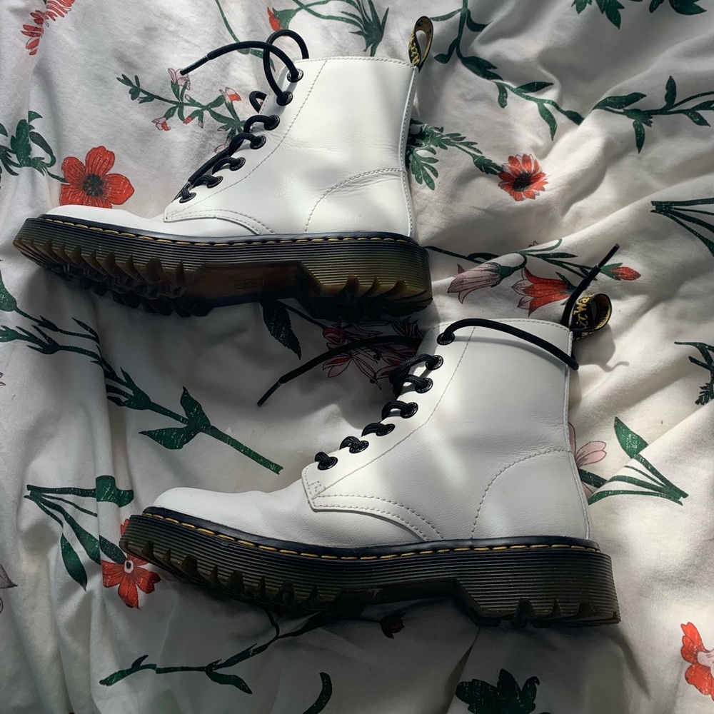 good condition white doc martens!